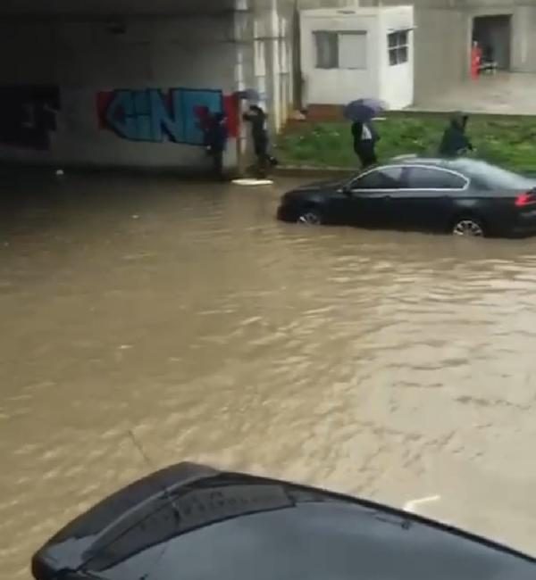 Cengiz ÇOBAN/İSTANBUL,(DHA) MALTEPE’DE sağanak