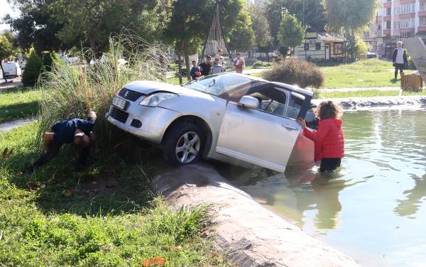 Adem AKALAN/ANTALYA, (DHA)-ANTALYA’da park