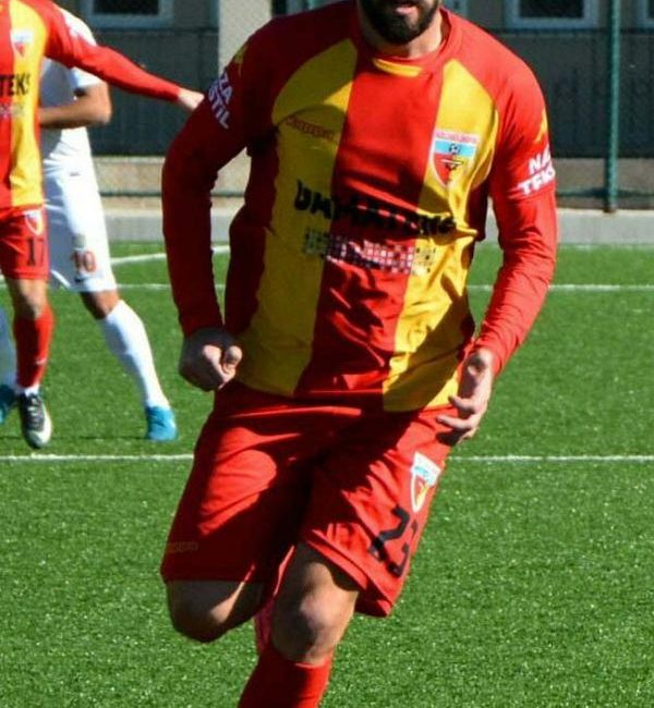 Tolga TAHÇI/İZMİR,(DHA)-İZMİR’de Somasporlu futbolcu