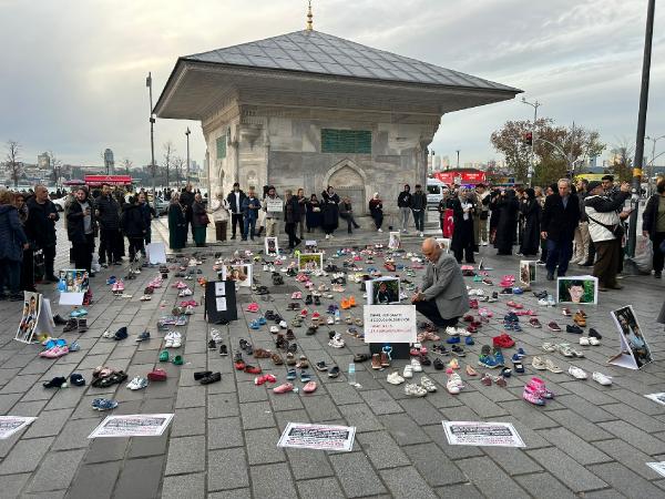 Cengiz ÇOBAN/İSTANBUL, (DHA)-ÜSKÜDAR Meydanı’nda