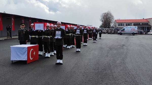 Sekvan KÜDEN/ŞIRNAK,(DHA)- PENÇE-Kilit bölgesinde