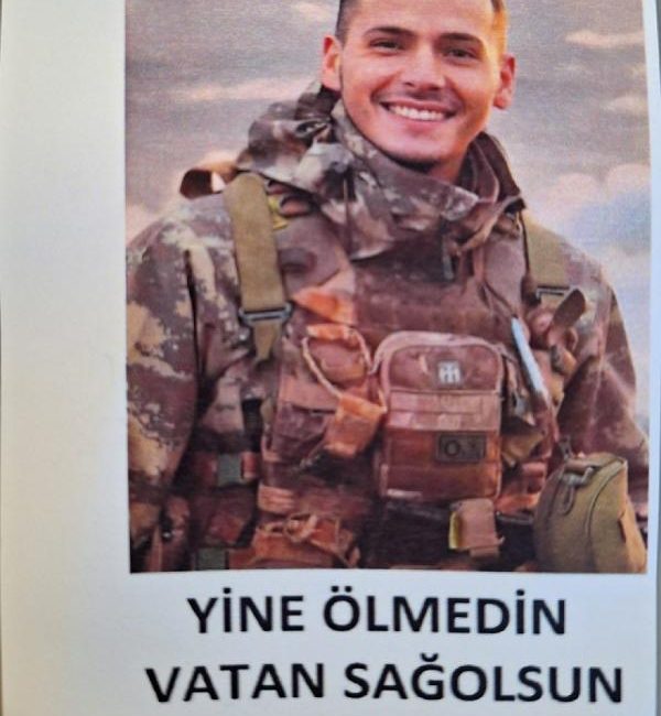 ‘YİNE ÖLMEDİN’ MESAJI Törene