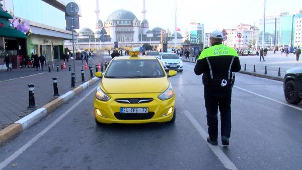 Hasan YILDIRIM/İSTANBUL,(DHA) BEYOĞLU’nda polis