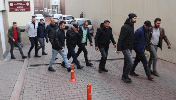 TUTUKLANDILAR Kayseri’de, meyve- sebze