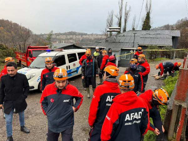 ‘HALA GÖÇÜK ALTINDALAR’ İçişleri