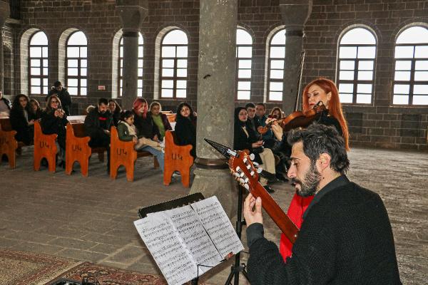 Selim KAYA/DİYARBAKIR, (DHA)- DİYARBAKIR’da