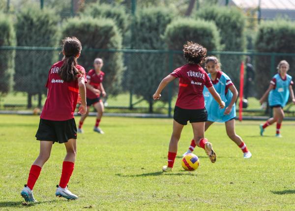 İSTANBUL,(DHA) – Türkiye Futbol