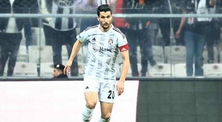 Beşiktaş Kasımpaşa mücadelesinde, sakatlanan