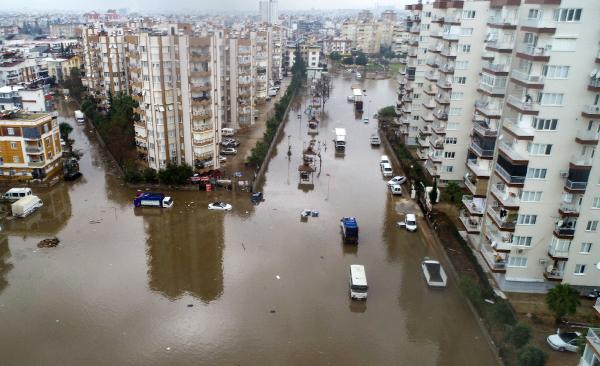 SUYUN İÇERİSİNDE YÜRÜDÜLER Antalya’da