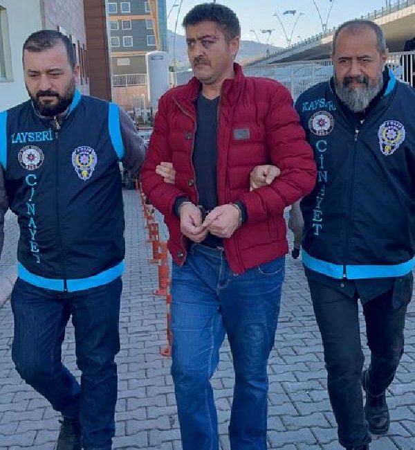 TUTUKLANDILAR Kayseri’de sokakta tartıştığı