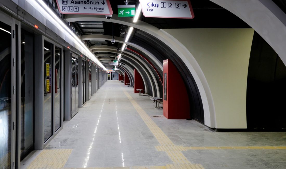 İstanbul Mecidiyeköy metro istasyonunda